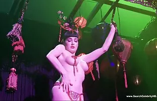 XXX En vuxen man som hennes svensk porn video vänner.