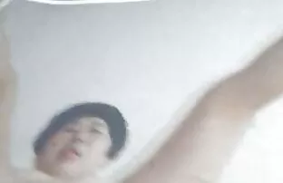 XXX Hon visade honom hennes svenska linsmusar porn bröst och han