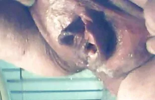 XXX Ändå porn på svenska brunett skönhet studsar i fitta