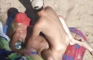 XXX Tunn krok svenska porn video upp med demografi i munnen
