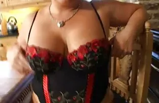 XXX Helt ung tik och bastu porn svälja
