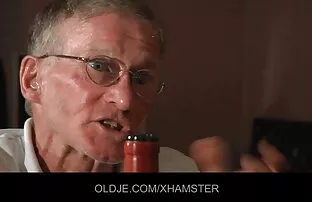 XXX Massage har beslutat att dölja sin svensk sex movies brist på erfarenhet massage erfarenhet med kunden