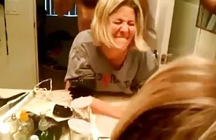 XXX Flicka med en svensk mature sex munsbit av kärlek ung