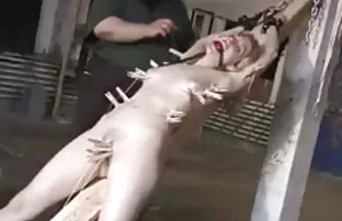 XXX Hon förlorade en porn på svenska vän medan se vad som händer